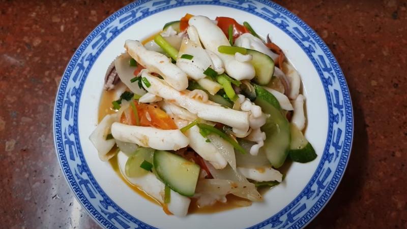 Món mực một nắng xào rau củ tươi ngon